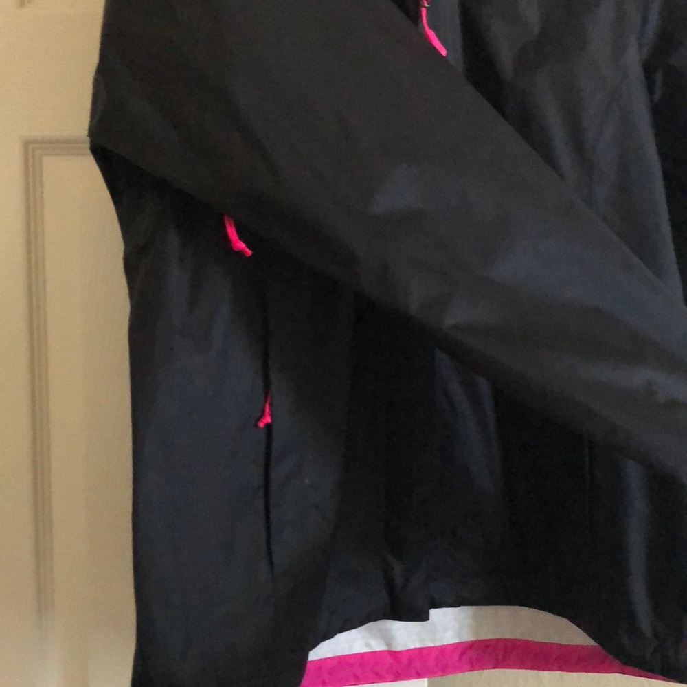 Brand new north face rain jacket. Never worn! (L) - Picture 3 of 3